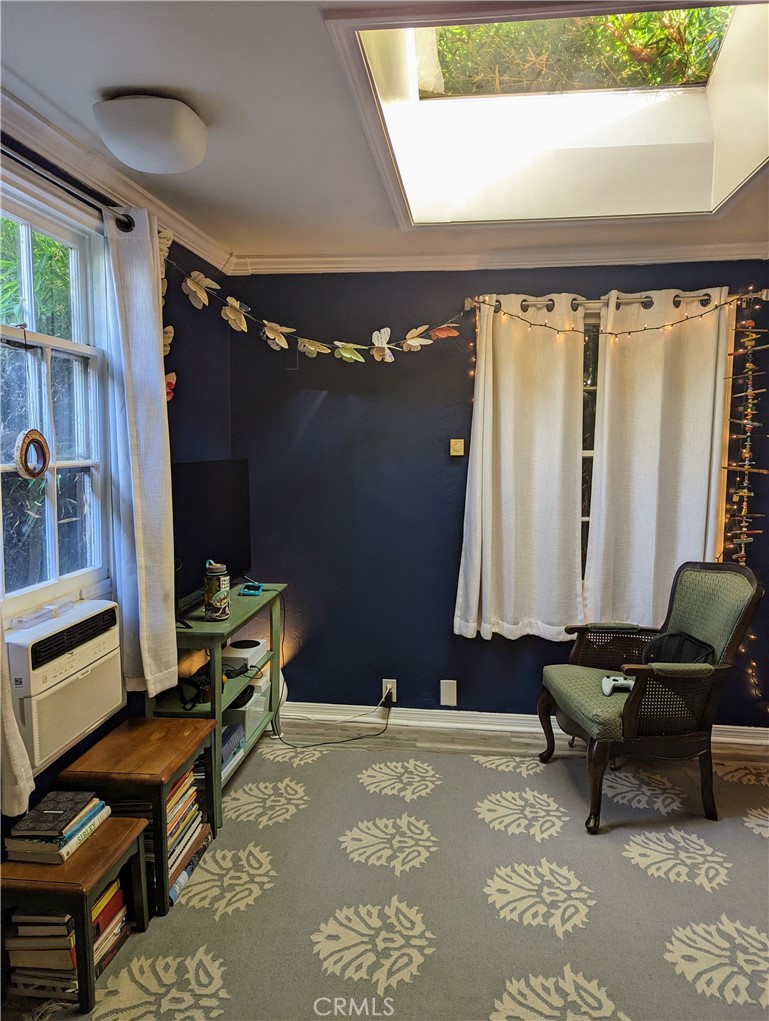 727 W 10th Street 1-3