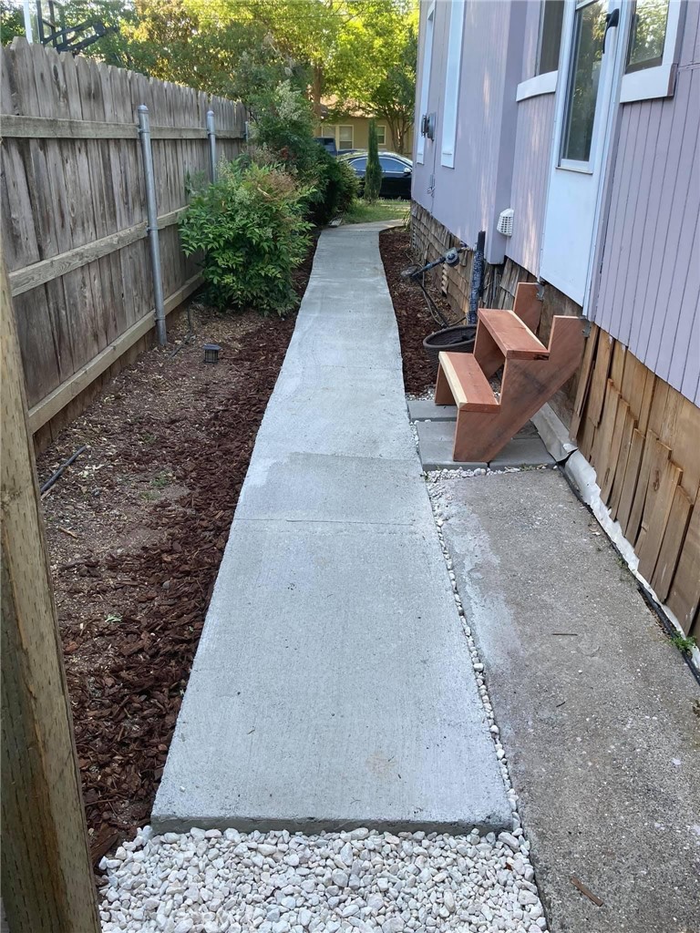 727 W 10th Street 1-3