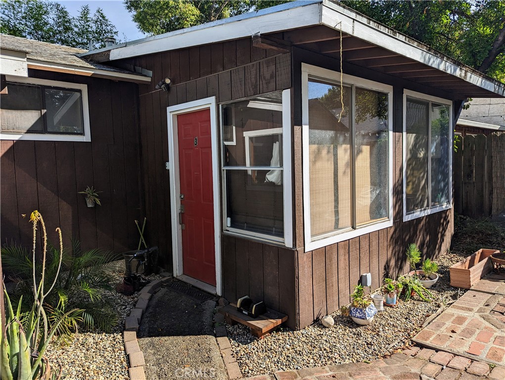 727 W 10th Street 1-3