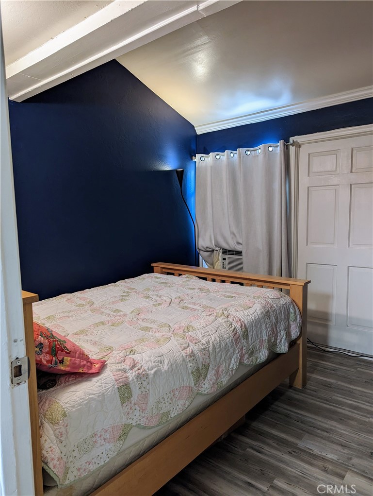 727 W 10th Street 1-3