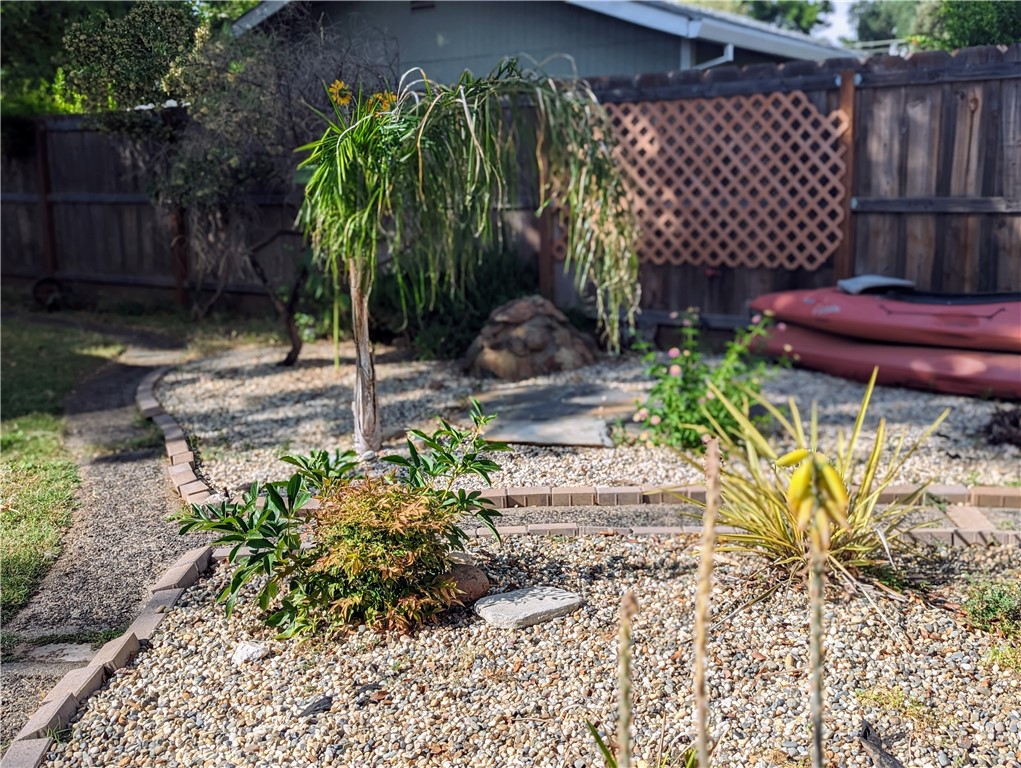 727 W 10th Street 1-3