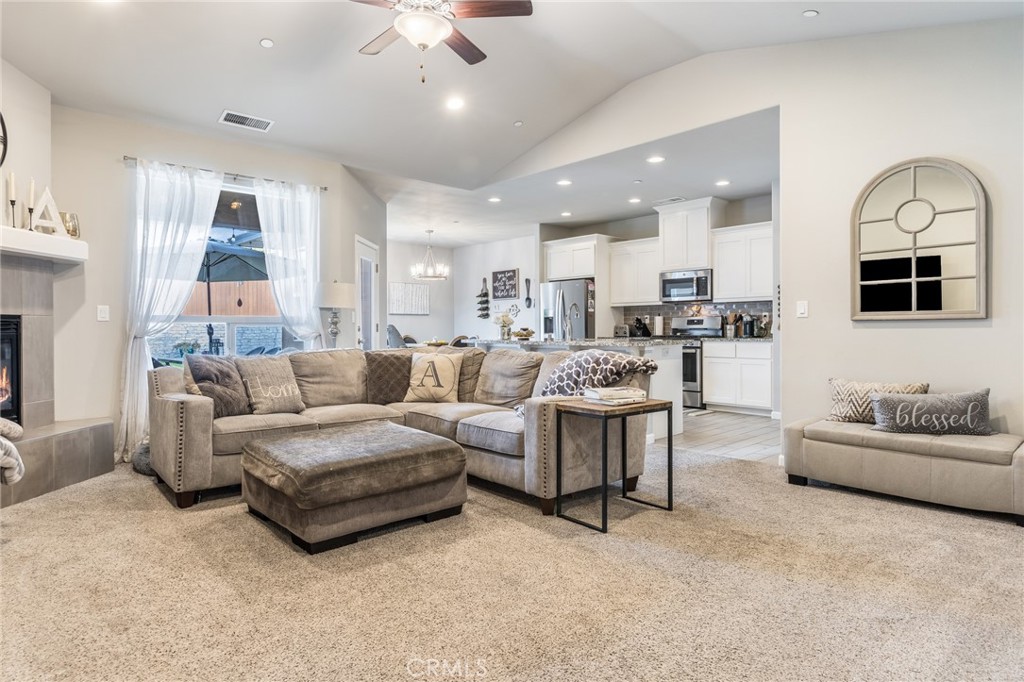 2958 Beaumont Avenue