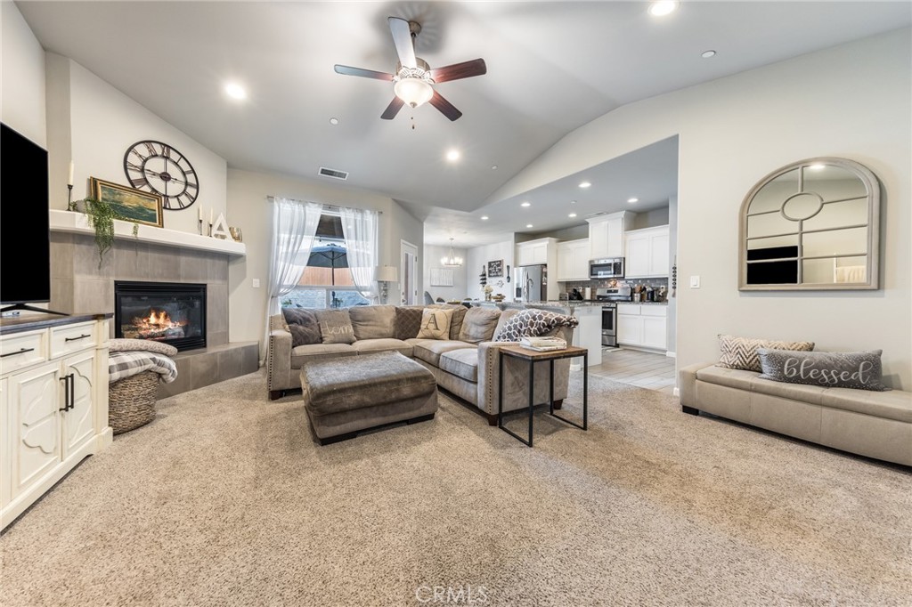 2958 Beaumont Avenue