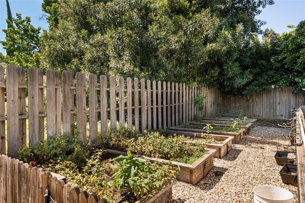 1514 Lazy Trail Drive