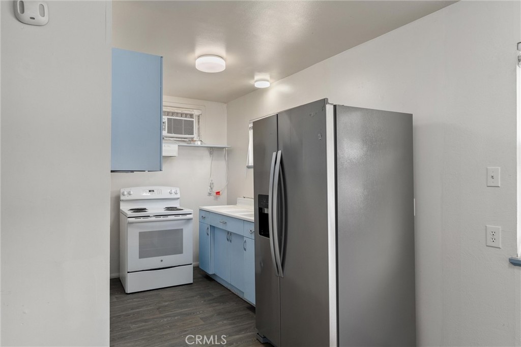 5577 Almond Street 1