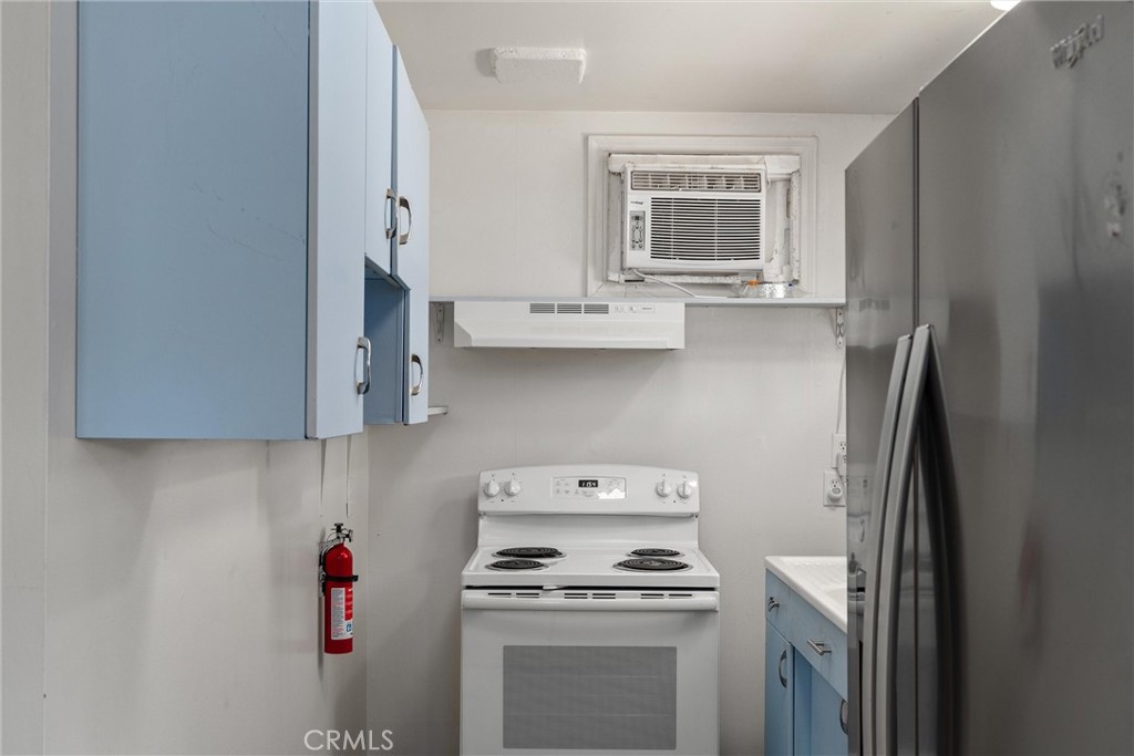 5577 Almond Street 1