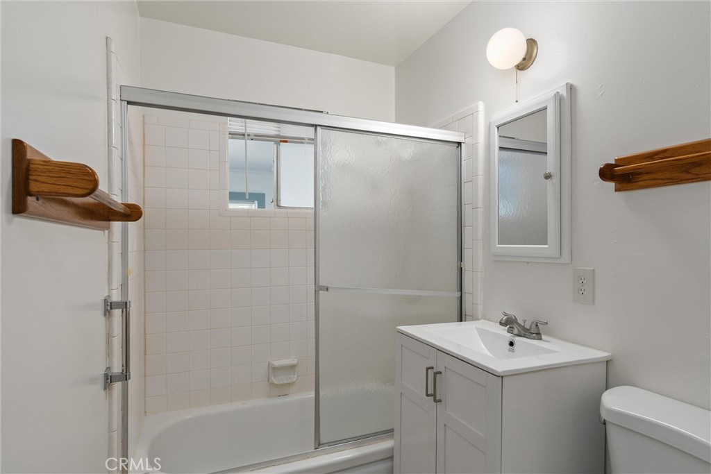 5577 Almond Street 1