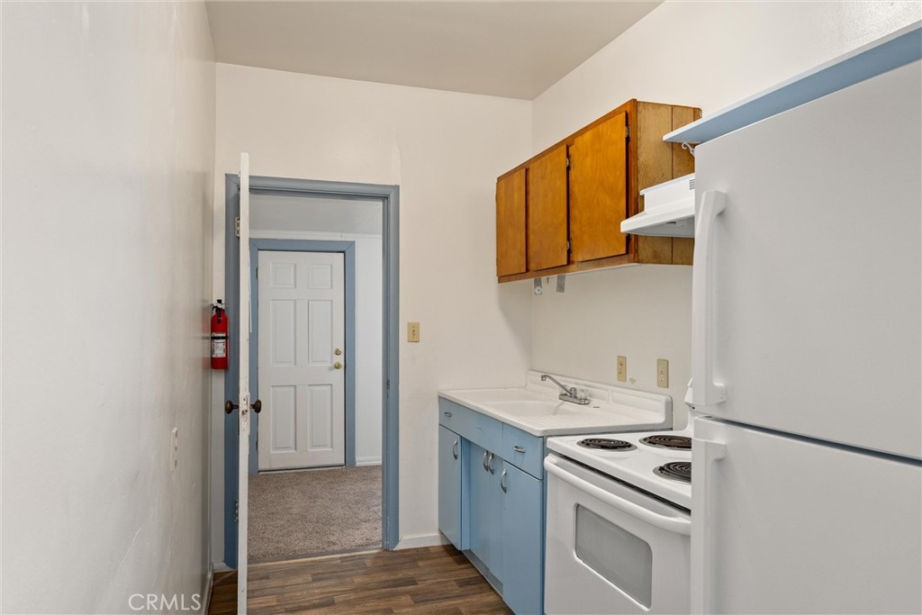 5577 Almond Street 1