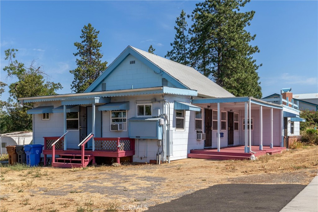 5577 Almond Street 1