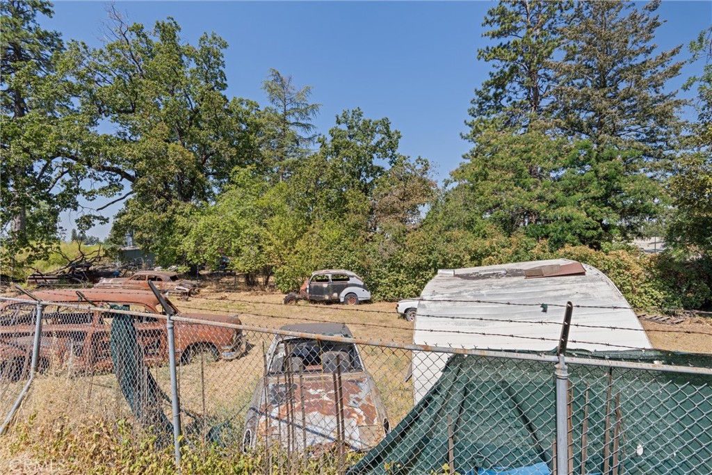 5577 Almond Street 1