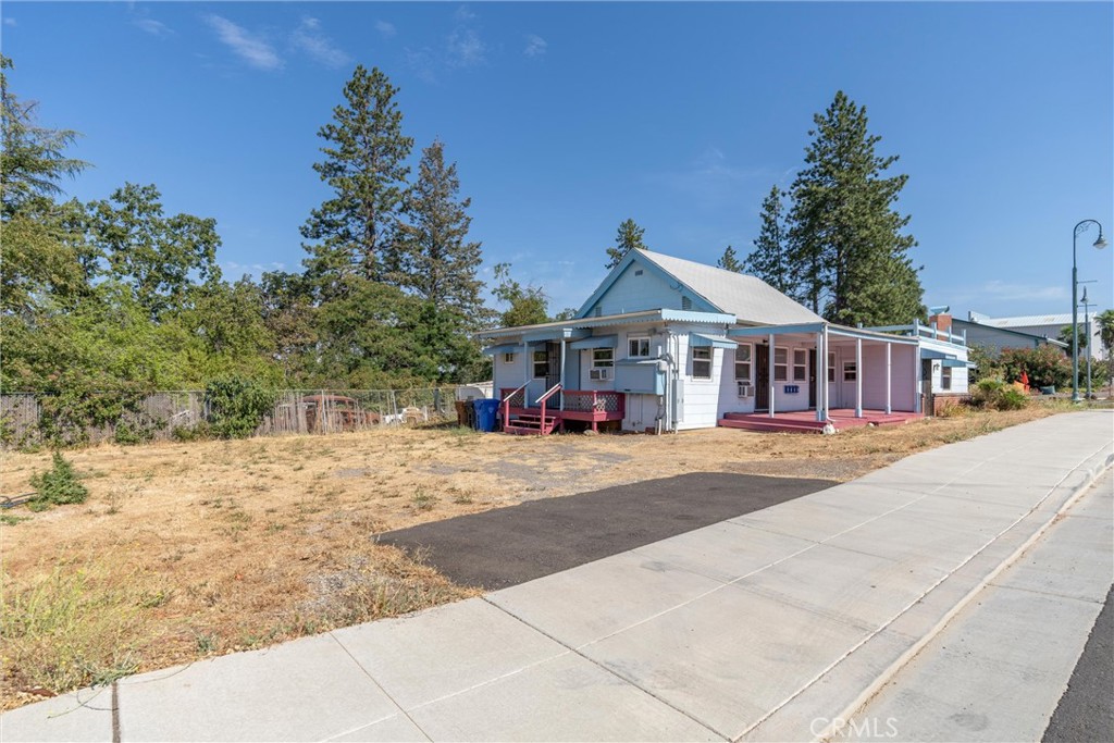 5577 Almond Street 1