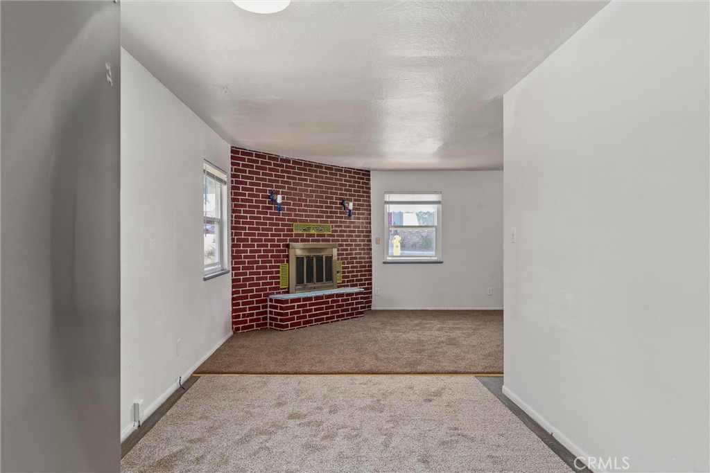 5577 Almond Street 1