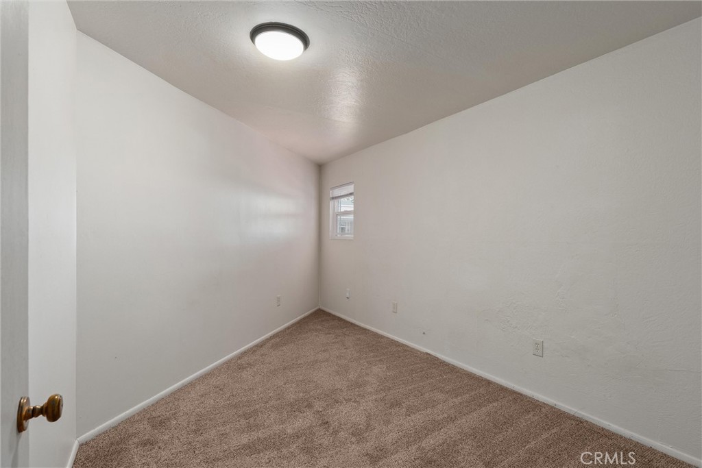 5577 Almond Street 1