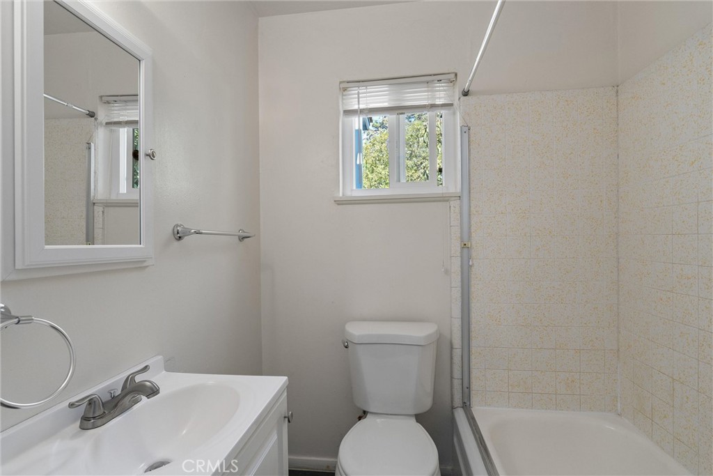 5577 Almond Street 1