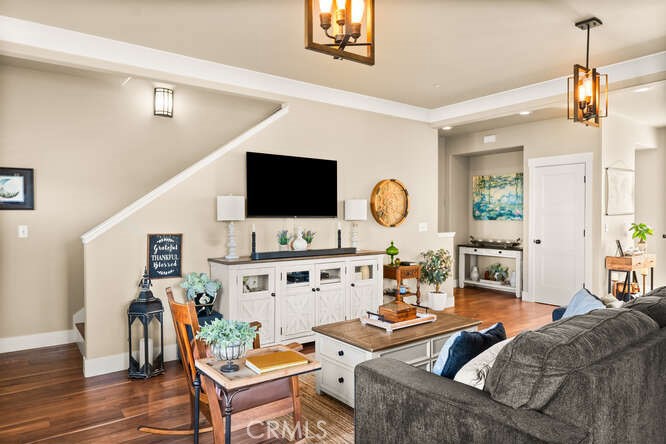 2234 Hutchinson Street