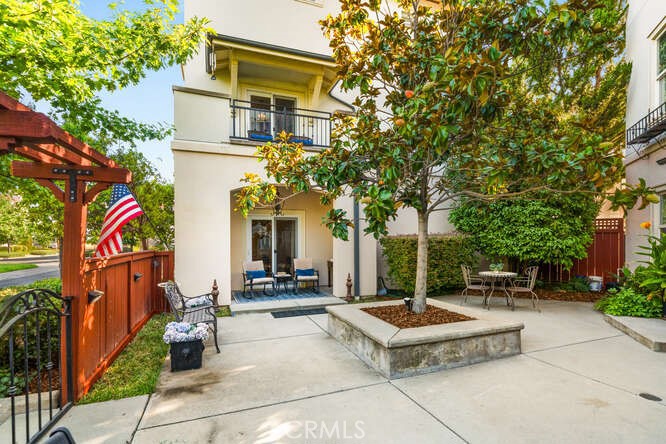 2234 Hutchinson Street