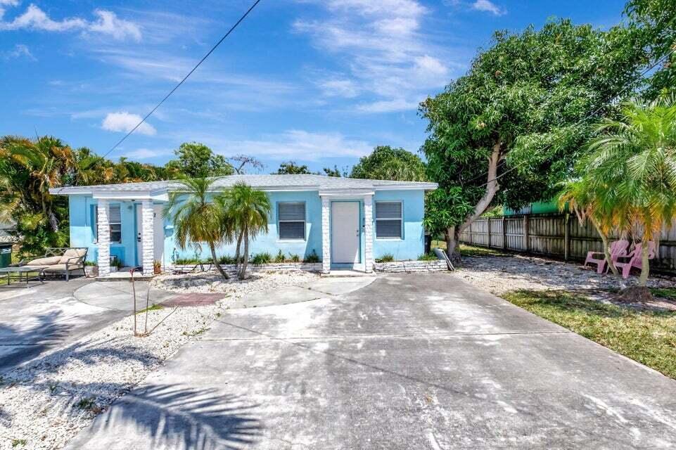327 SE 3rd Avenue