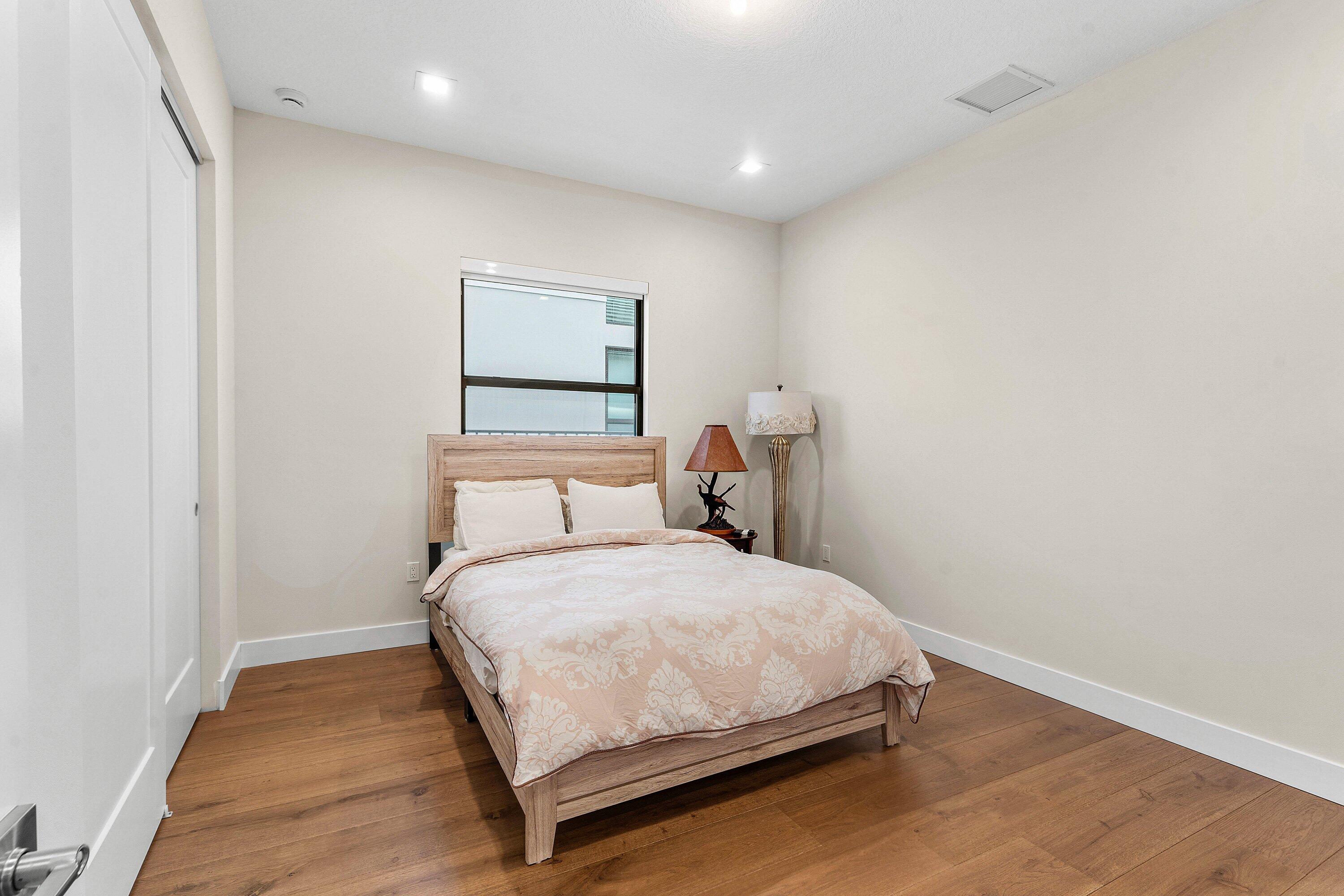 13207 Feathering Way