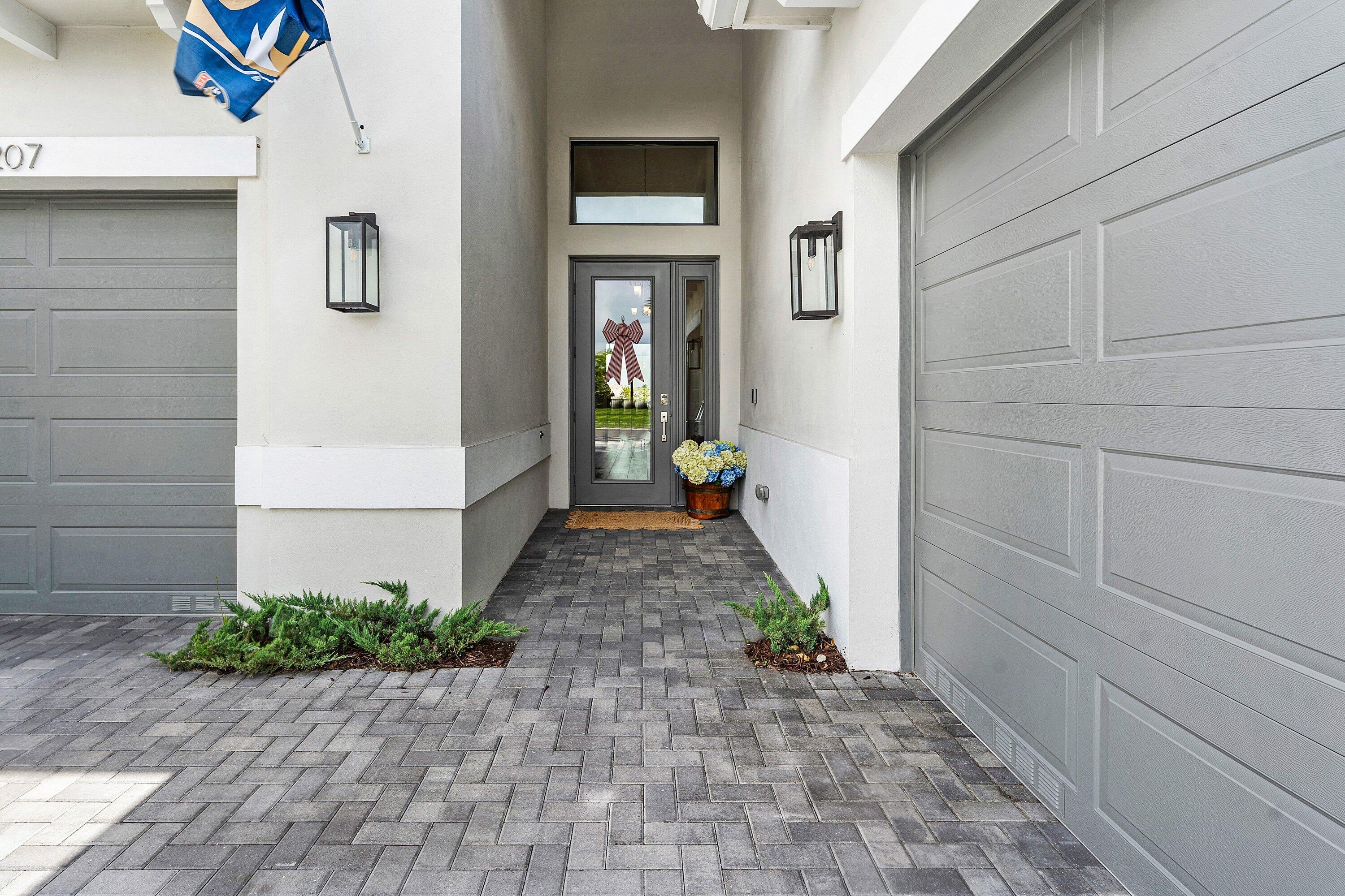 13207 Feathering Way
