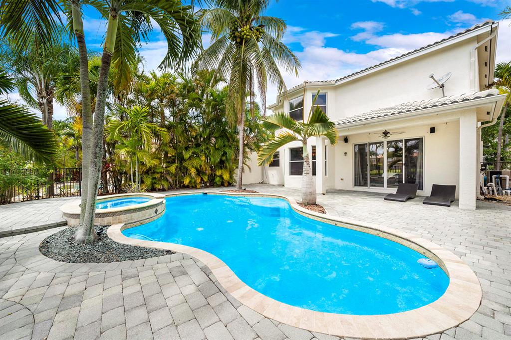 8872 Maple Hill Court