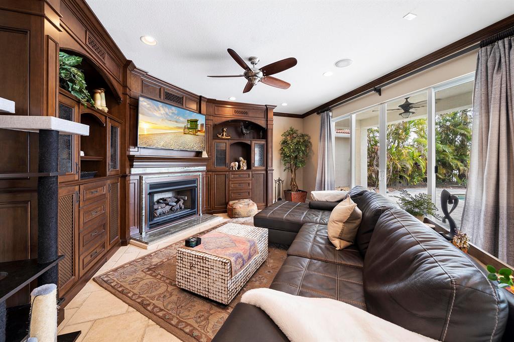 8872 Maple Hill Court