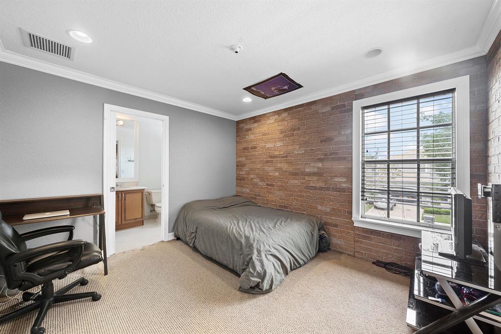 8872 Maple Hill Court
