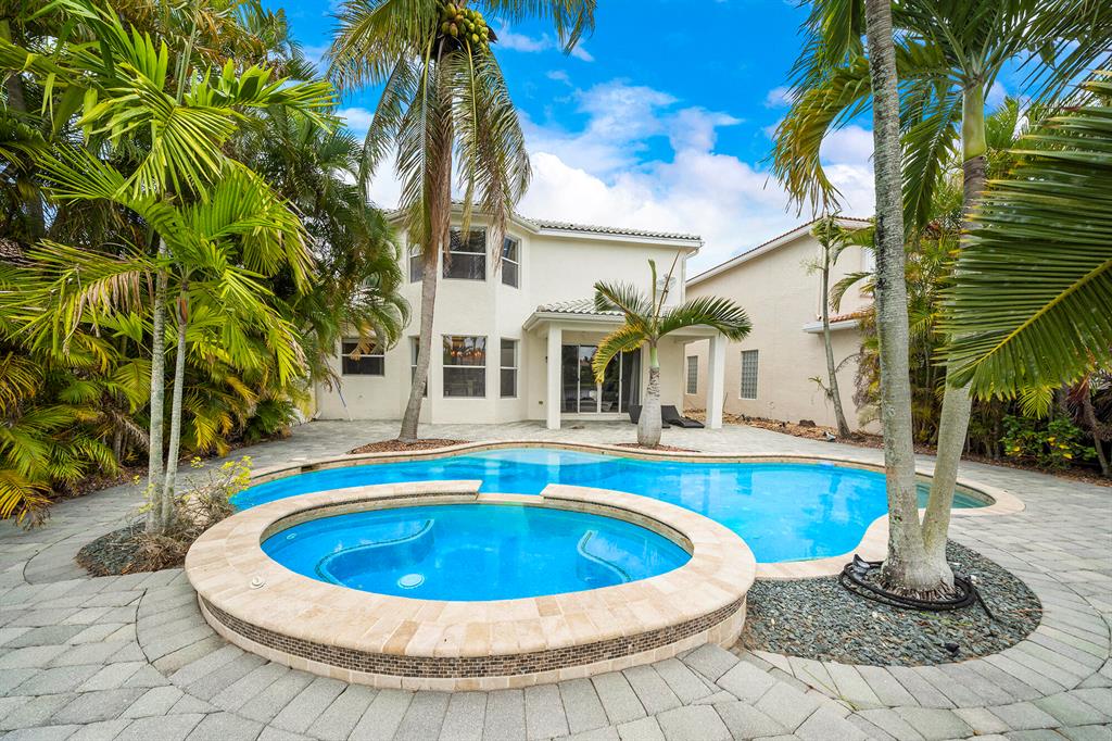 8872 Maple Hill Court