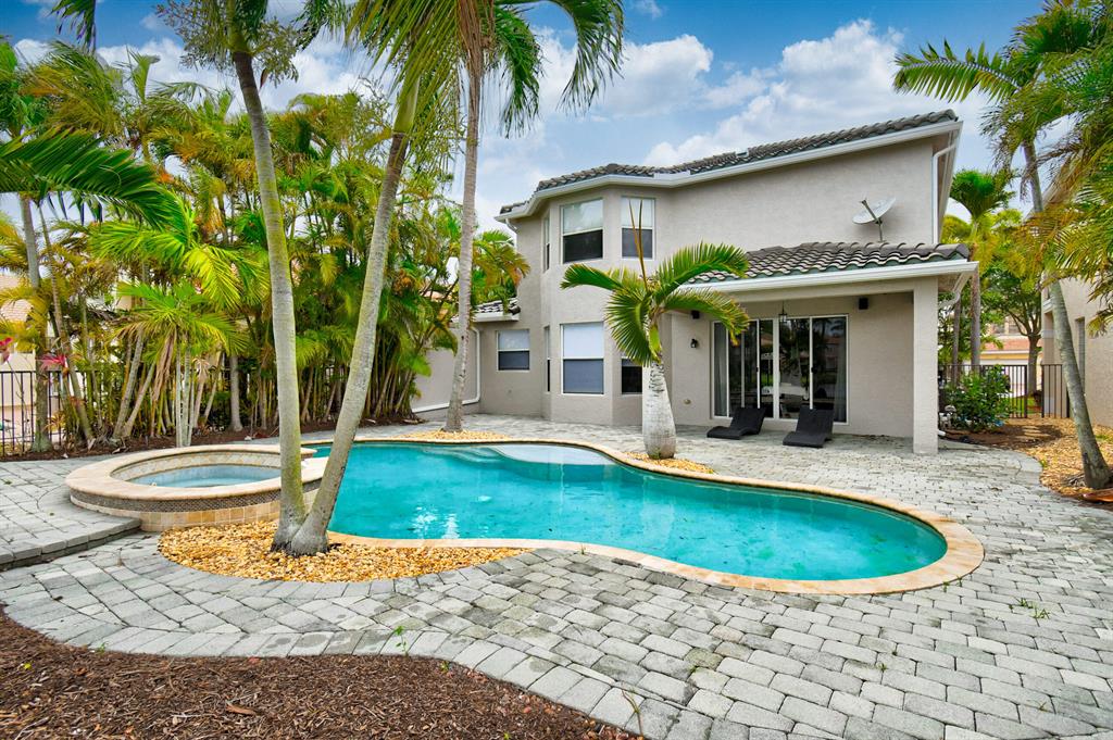 8872 Maple Hill Court