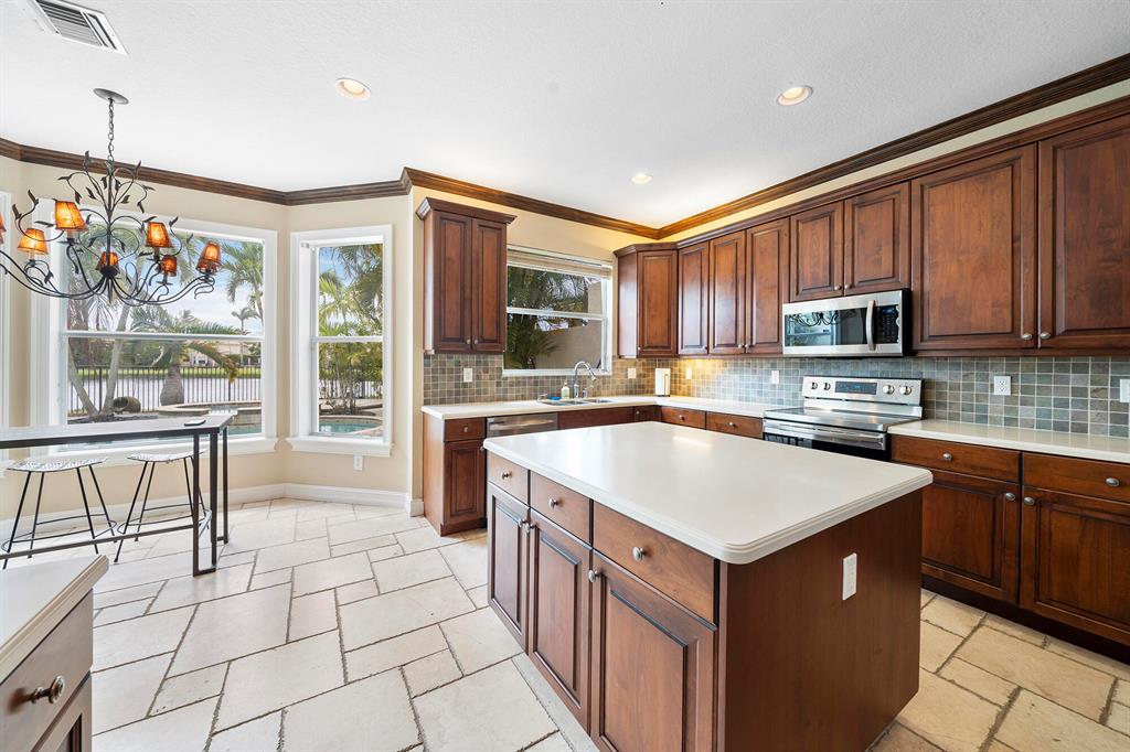 8872 Maple Hill Court