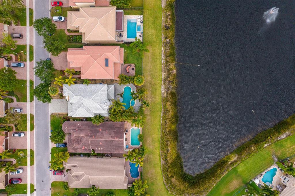 8872 Maple Hill Court