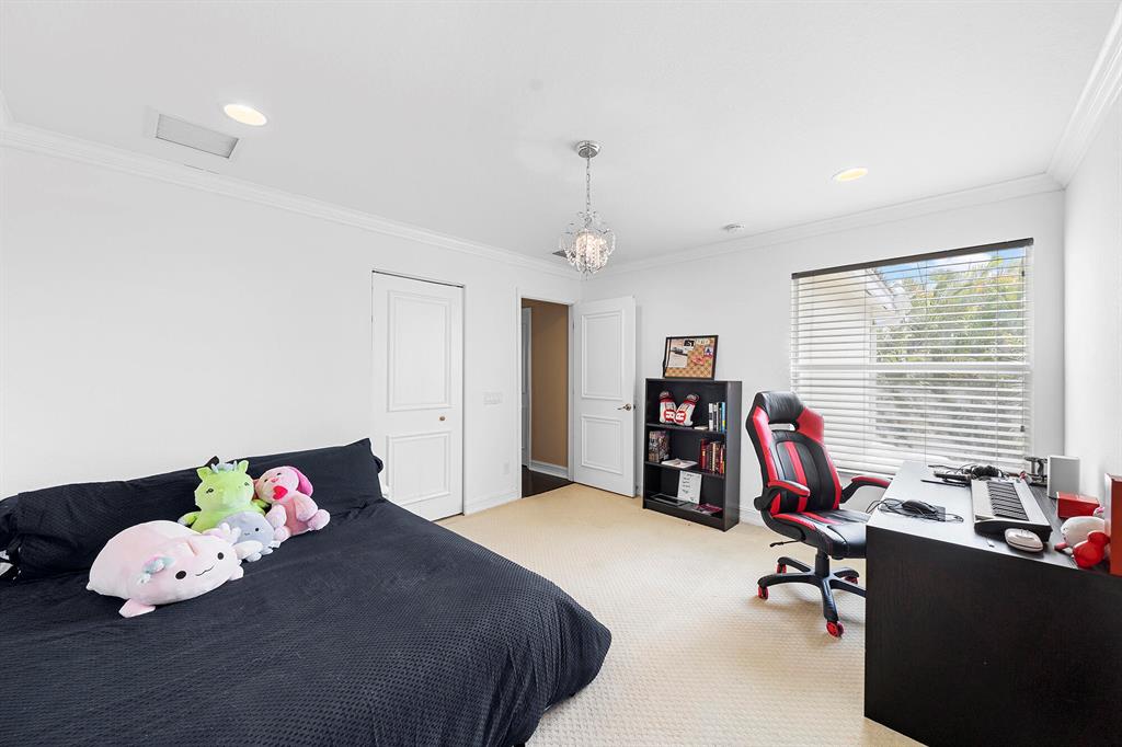 8872 Maple Hill Court