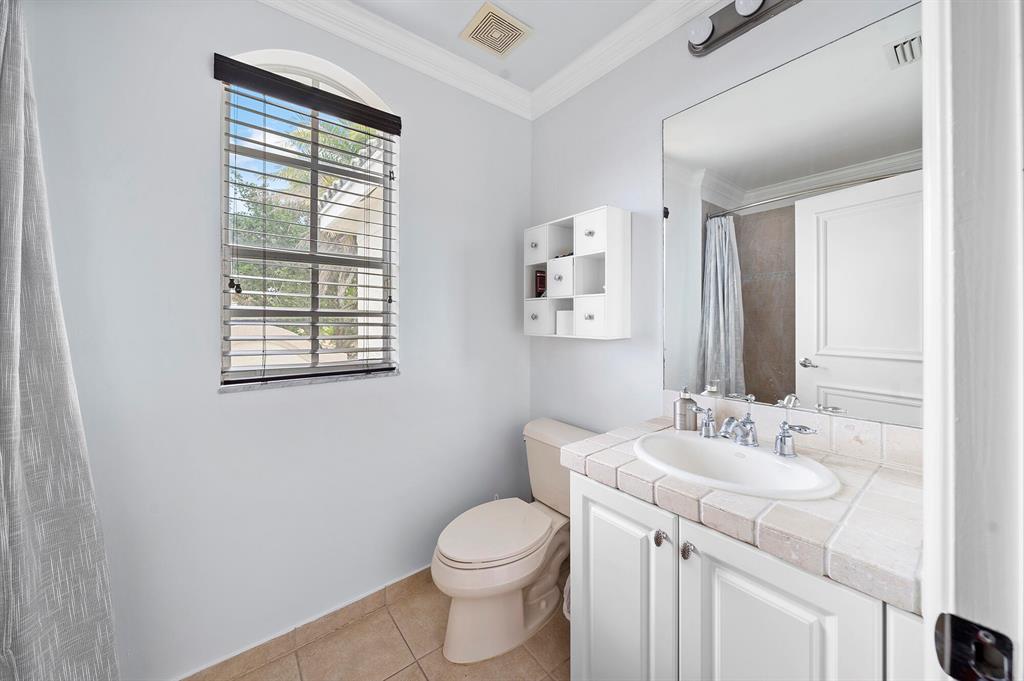 8872 Maple Hill Court
