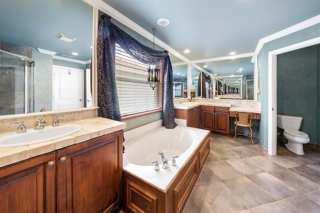 8872 Maple Hill Court