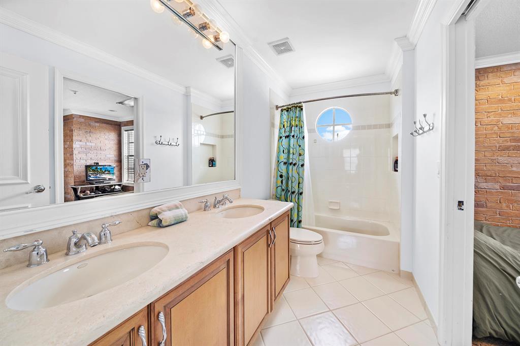 8872 Maple Hill Court