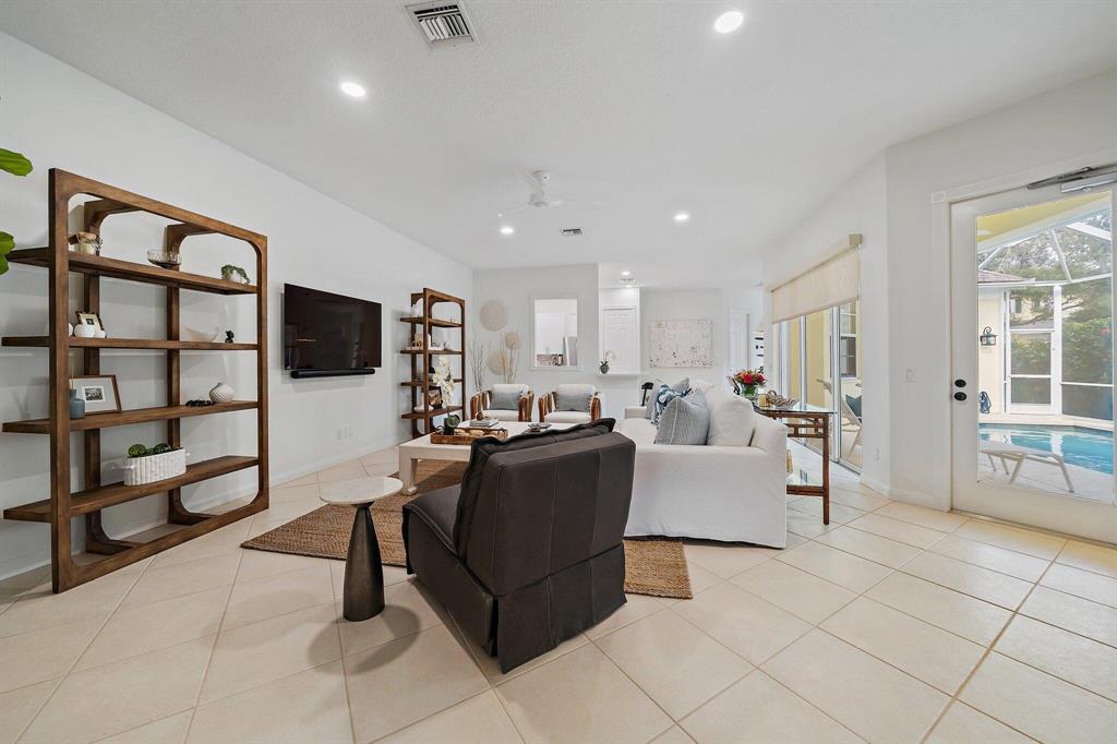 307 Sweet Bay Circle