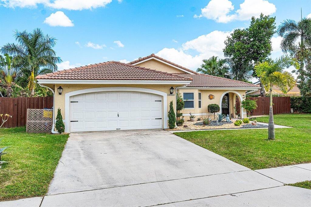 5380 Helene Circle