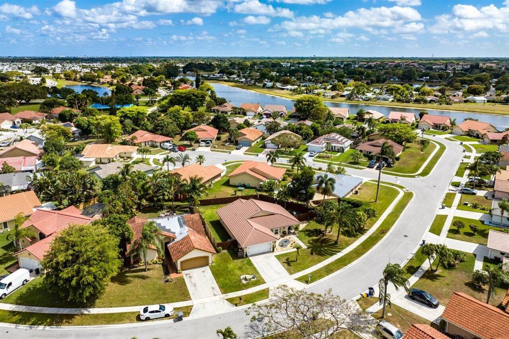 5380 Helene Circle