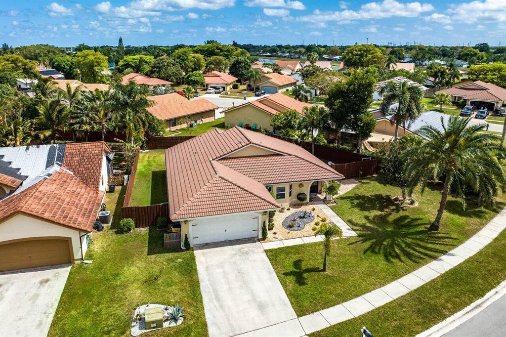 5380 Helene Circle
