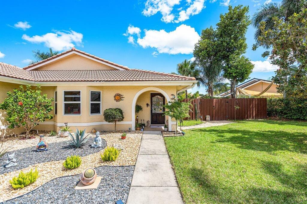 5380 Helene Circle