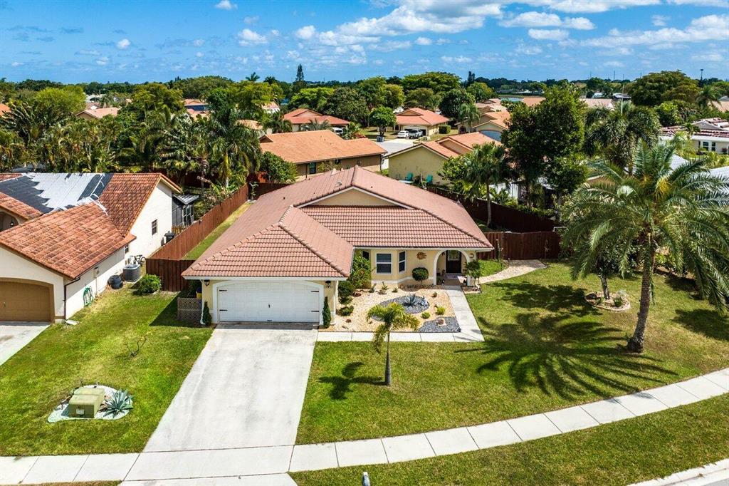 5380 Helene Circle