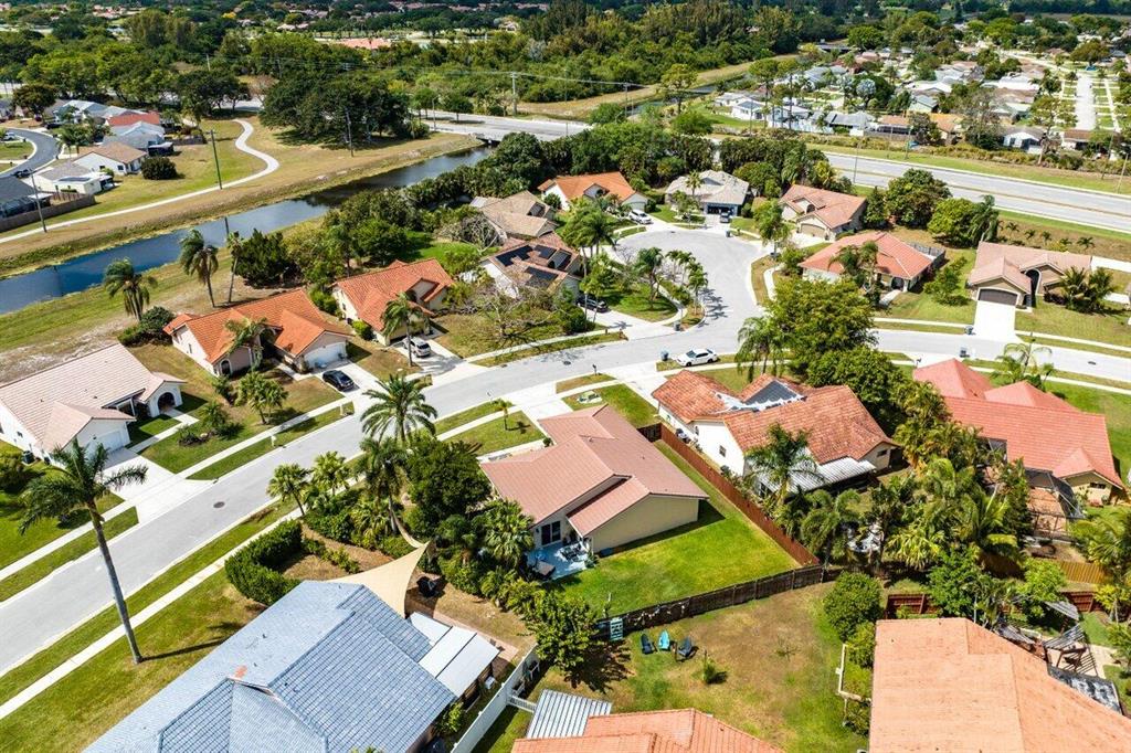 5380 Helene Circle