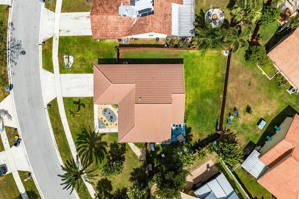 5380 Helene Circle