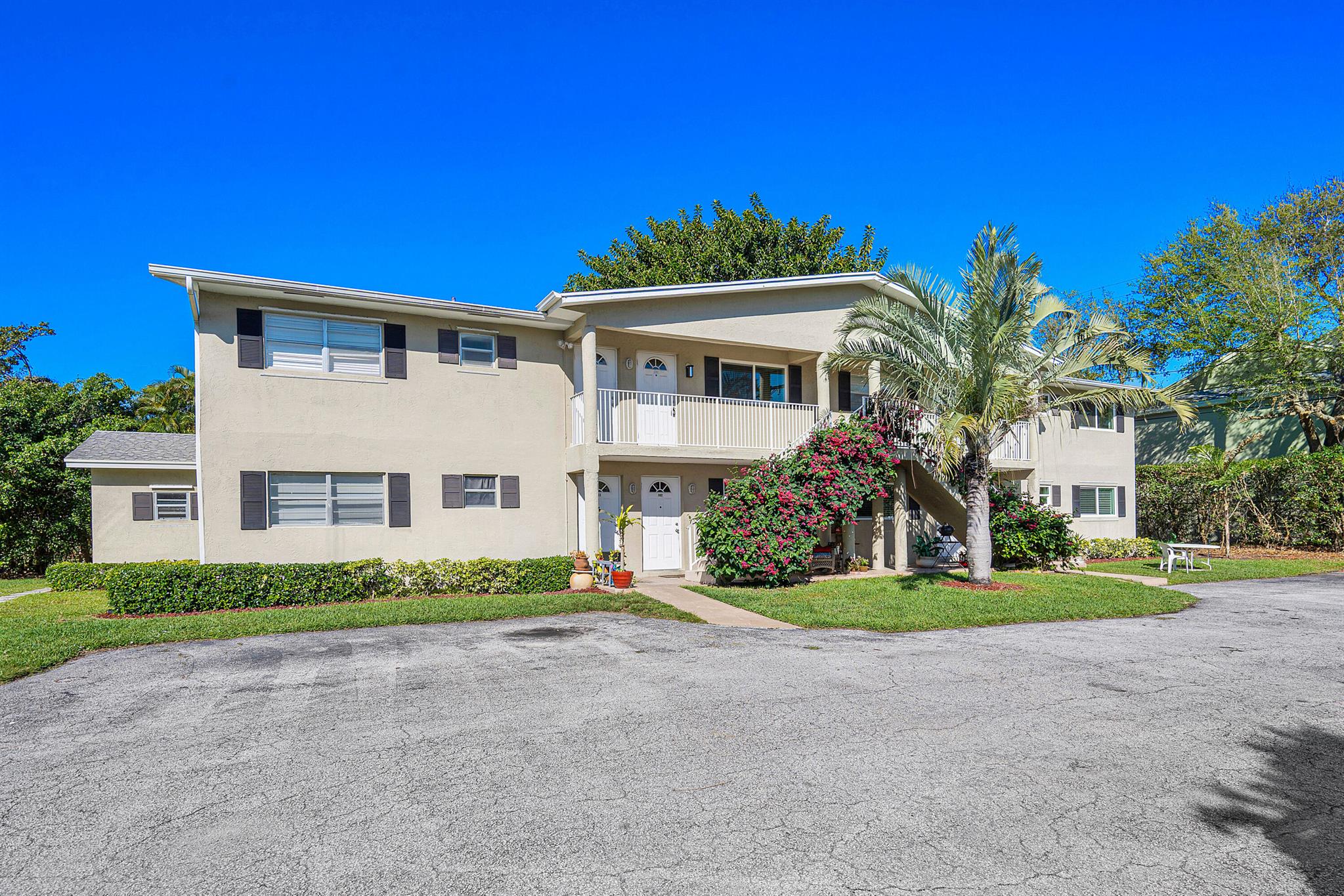 1850 Palm Trail Unit: 104