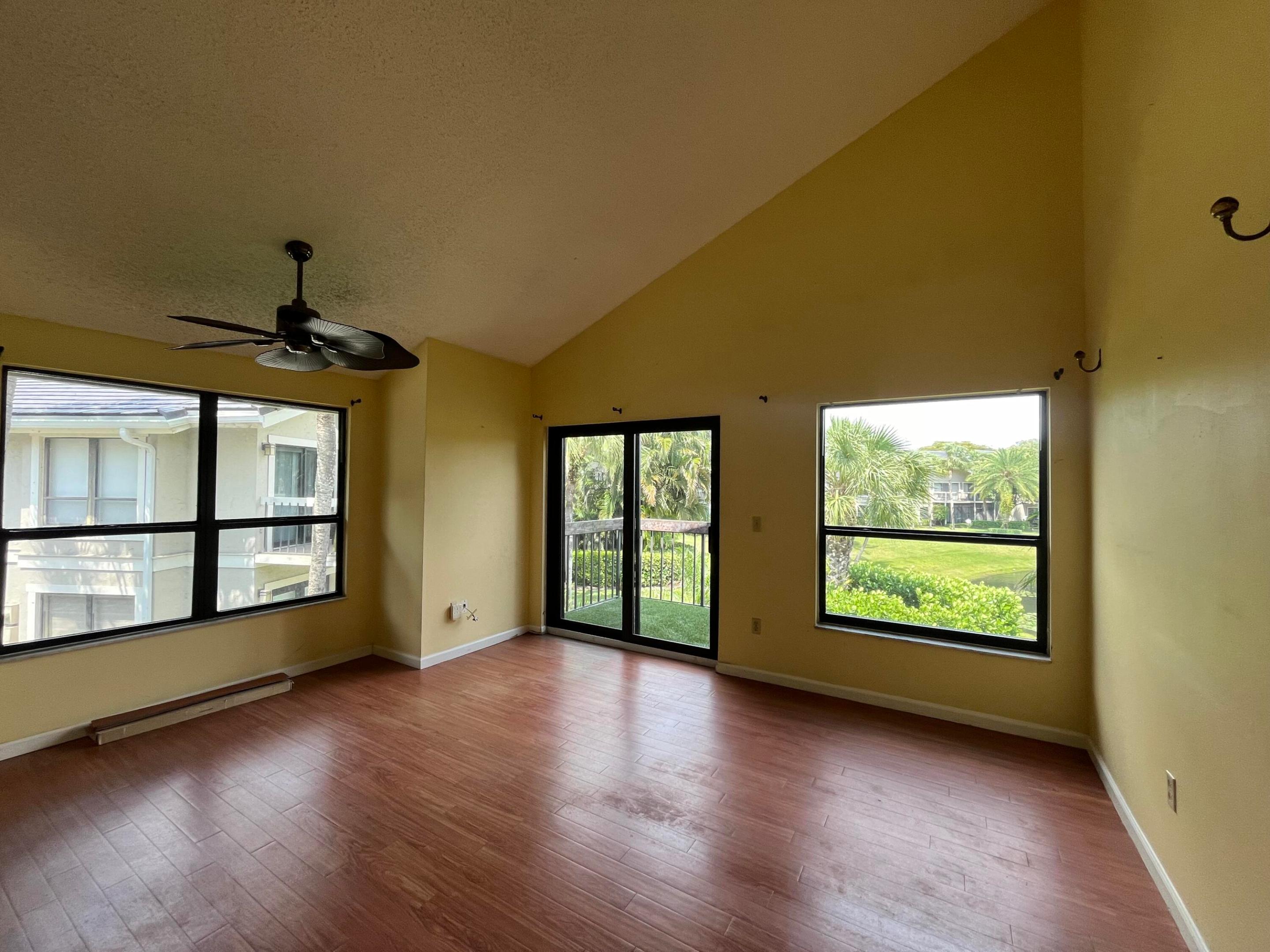 11863 Wimbeldon Circle 544