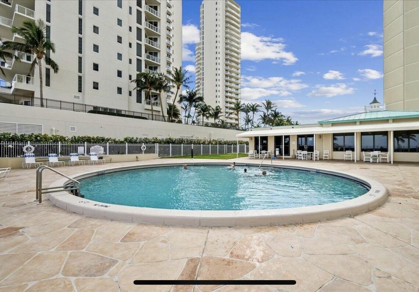 2800 N Ocean Drive B-11b