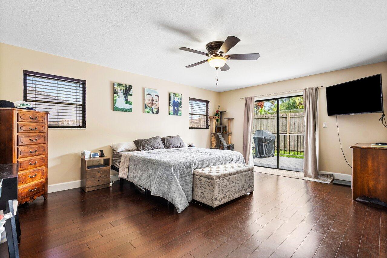 9179 Fashion Place