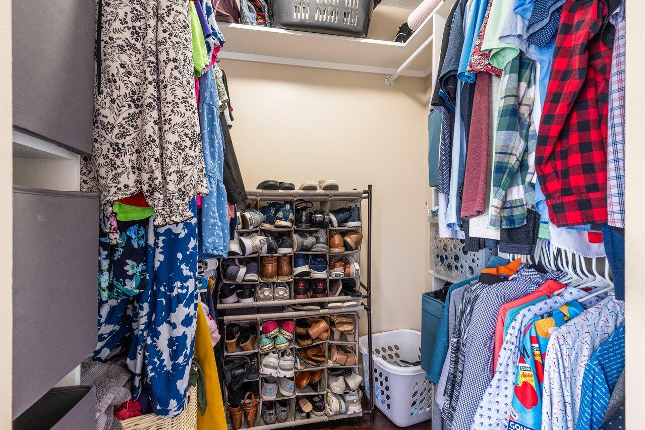 9179 Fashion Place