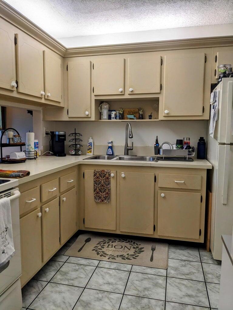 2812 Garden Drive 306