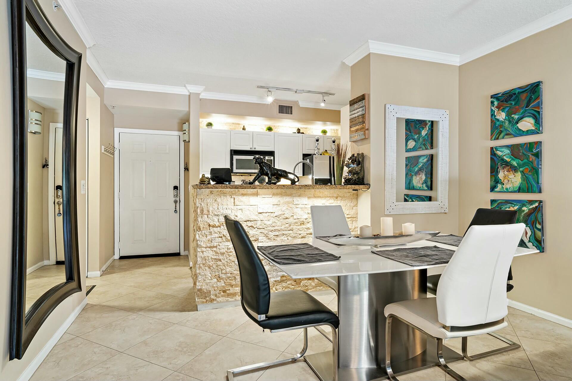 580 S Sapodilla Avenue 206