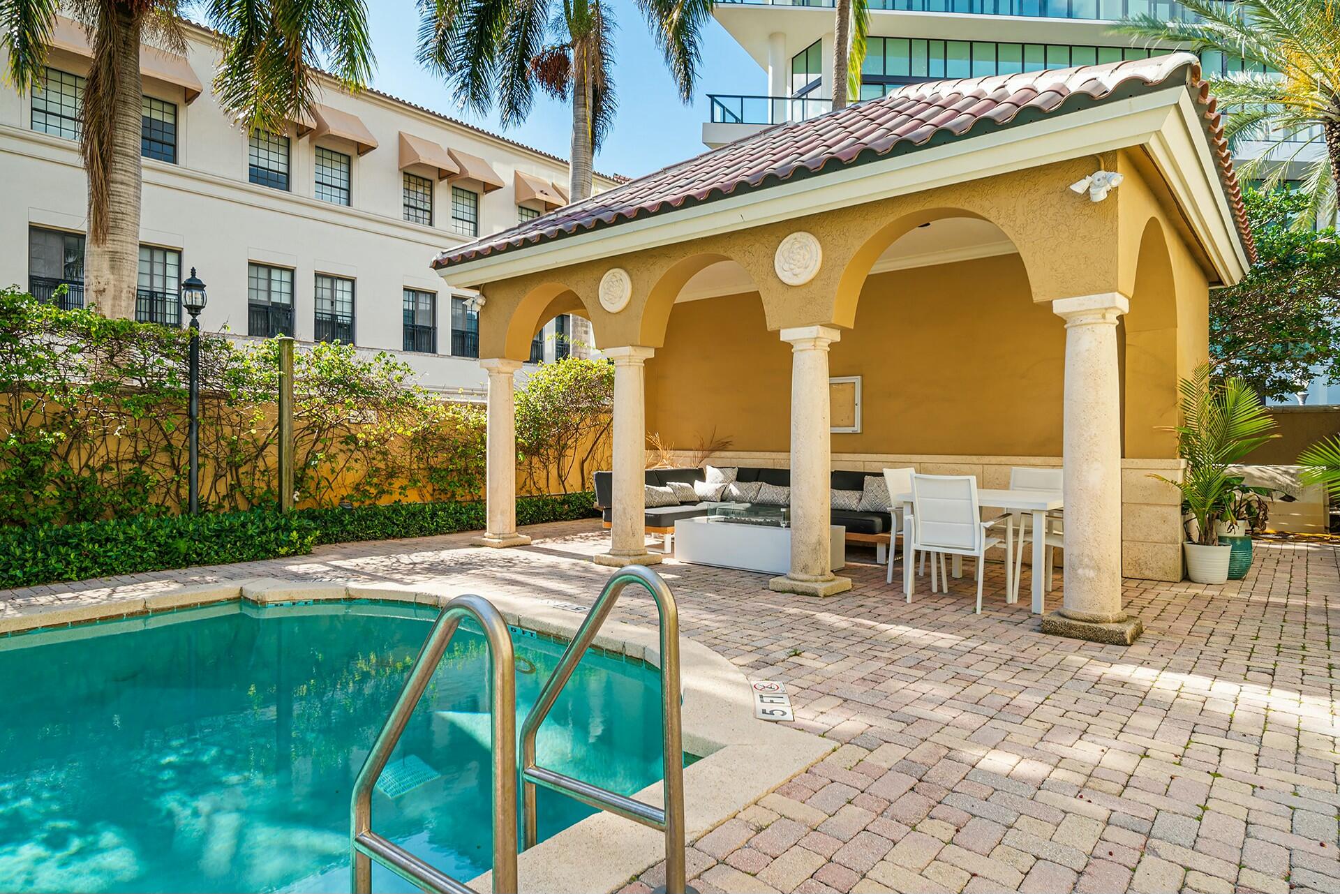 580 S Sapodilla Avenue 206